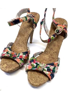 Fioni Floral Camo Strappy Cork Wedge Sandals Size 6.5